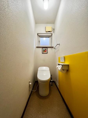 トイレ　お手入れのしやすいタンク一体型トイレ