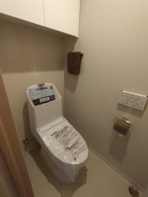 トイレ　温水洗浄便座付のトイレ