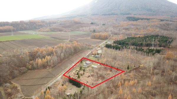 京極町字川西 約3000坪 土地 北海道虻田郡京極町字川西｜9,000万