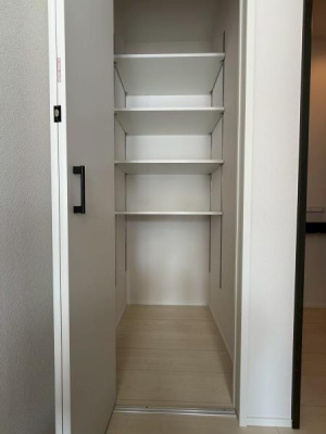 ���[�@���p�i��G�ߕ��܂ł���������܂�܂��B�Z��Ԃ���������ۂĂ���p�I�Ȏ��[�X�y�[�X������Əd�󂵂܂��ˁB