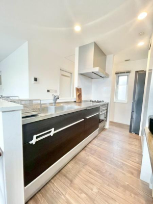 Lb`@rOE_CjOnJIȑΖʃLb`BƑȂ璲łS̋ԁBChȃJE^[͍ƌA[͂ƃfUC˔AƋ@\aLb`Xy[Xł