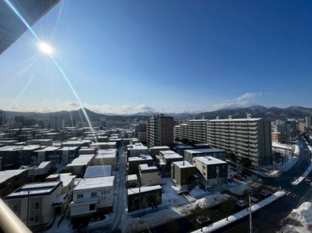 �Z�˂���̒��]�ʐ^�@-