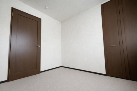 �m���@��5���̗m���́A�Q���̂ق����ւ⃏�[�N�X�y�[�X�A�q�ǂ������ȂǕ��L�����p�\�B���[�������Ă���A�����X�^�C���ɍ��킹�Ďg�������ł���֗��Ȉꎺ�ł��B