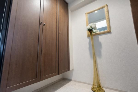 ���ց@�V���[�Y�{�b�N�X��������A��������Ƃ������փX�y�[�X�B���[�͂�����A�C�⏬���𐮗����₷���A���q�������ꂢ�Ȉ�ۂ�ۂĂ܂��B�Z�܂��̑���ۂƂ��Ĉ��S���̂��錺�ւł��B