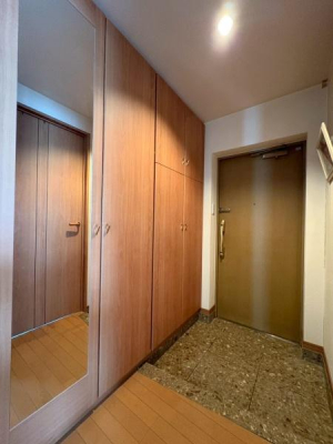 ���ց@�V���[�Y�{�b�N�X�t���Ŏ��[�͂̂��錺�ցB�Ƒ����̌C��O�o�p�i����������Еt���܂�