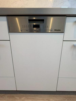 ���̑��@�l�C�̃~�[�����̐H���ł��B�h�A���O�ɊJ���t�����g�I�[�v���^�C�v�ƂȂ��Ă���܂�