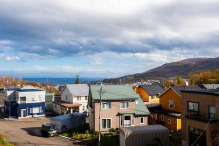 �Z�˂���̒��]�ʐ^�@-