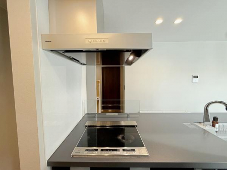 �L�b�`���@IH�N�b�L���O�q�[�^�[&�H��@�����̋@�\�I�ȃL�b�`���B���r���O�S�̂����n����Ζʎ��ŁA���q���܂������Ȃ��璲���ł��܂��B���[���[���B