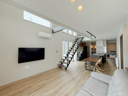 ���r���O�@��20��̍L�XLDK�ŉƑ��݂�Ȃ������B�����������݂����ȁA���ʊ����ӂ��Z��ԁB