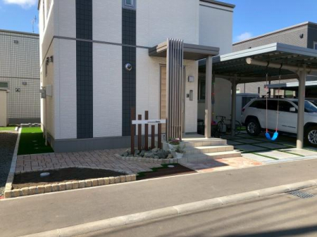 ���̑����n�@���ƃO���[�̃R���g���X�g���������A�Z�L�X�C�n�C���̊O�ρB�����L���ȃ^�C���O�ǂ͑ϋv���������A�@��̕i�i��ۂ��܂��B��Ԃ̓��C�e�B���O�����֎����D�����Ƃ炵�A�Ƒ����������}������܂��B