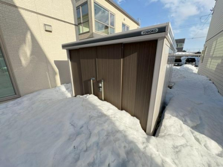 ���̑����n�@�����̗���X�y�[�X��L�����p���ĕ��u��ݒu���Ă���A�X�^�C���b�V���ȊO�ς̎ז��ɂȂ�܂���B����̌i�ςɂ������������ށA���p���ƃf�U�C���������˔��������O���[�ł��B