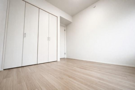 �m���@��6���̗m���B��e�ʃN���[�[�b�g�t���ŁA��Q����q�������ȂǑ��p�r�Ɏg���܂��B