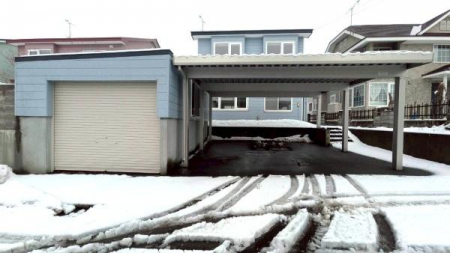 ���n�O�ώʐ^�@�J�[�|�[�g2��A�Ԍ�1��̒��Ԃ��\�ł��B�������[���ɂ���܂��B