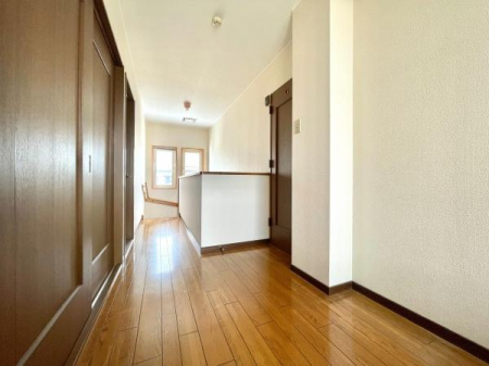 ���̑����ρ@�y�����I�ȓ������m�ۂ���2�K�z�[���z �K�i���オ���Ă����Ɋe�m���փA�N�Z�X�ł��閳�ʂ̂Ȃ��Ԏ��ł� �B������̍̌��ɂ��Â��Ȃ肪���ȘL�������邭�J����������܂��I