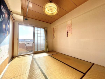 �a���@���r���O����6���a���̓o���R�j�[�ɖʂ��Ă��ėz�����蔲�ǍD���B��q���J����΃��r���O�ƈ�̂̑��ԂɂȂ�A�߂�΋q�Ԃ�Q���Ƃ��Ă�����ł��I