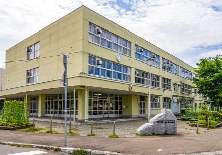 ���ӊ��@-