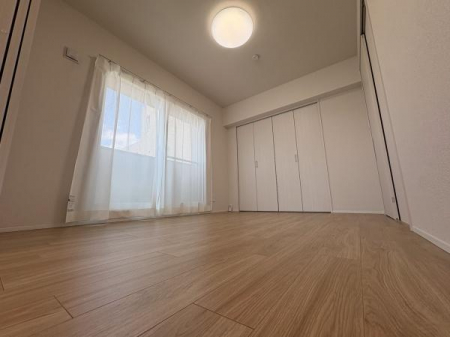 �m���@�N���[�[�b�g������A����������������L�X�Ǝg���܂��B�o���R�j�[����̎��R�����͂����邭�S�n�悢�m���ł��B