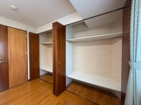 �m���@-