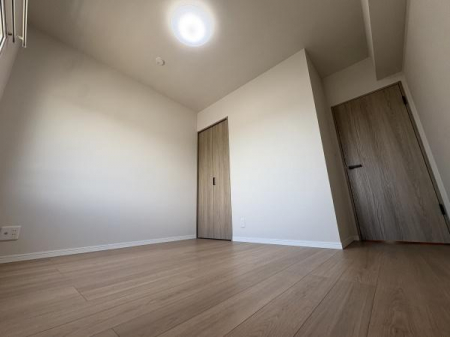 �m���@-