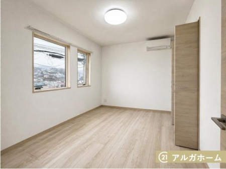 �m���@-