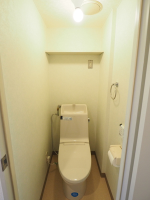 トイレ　温水洗浄便座付きのトイレ